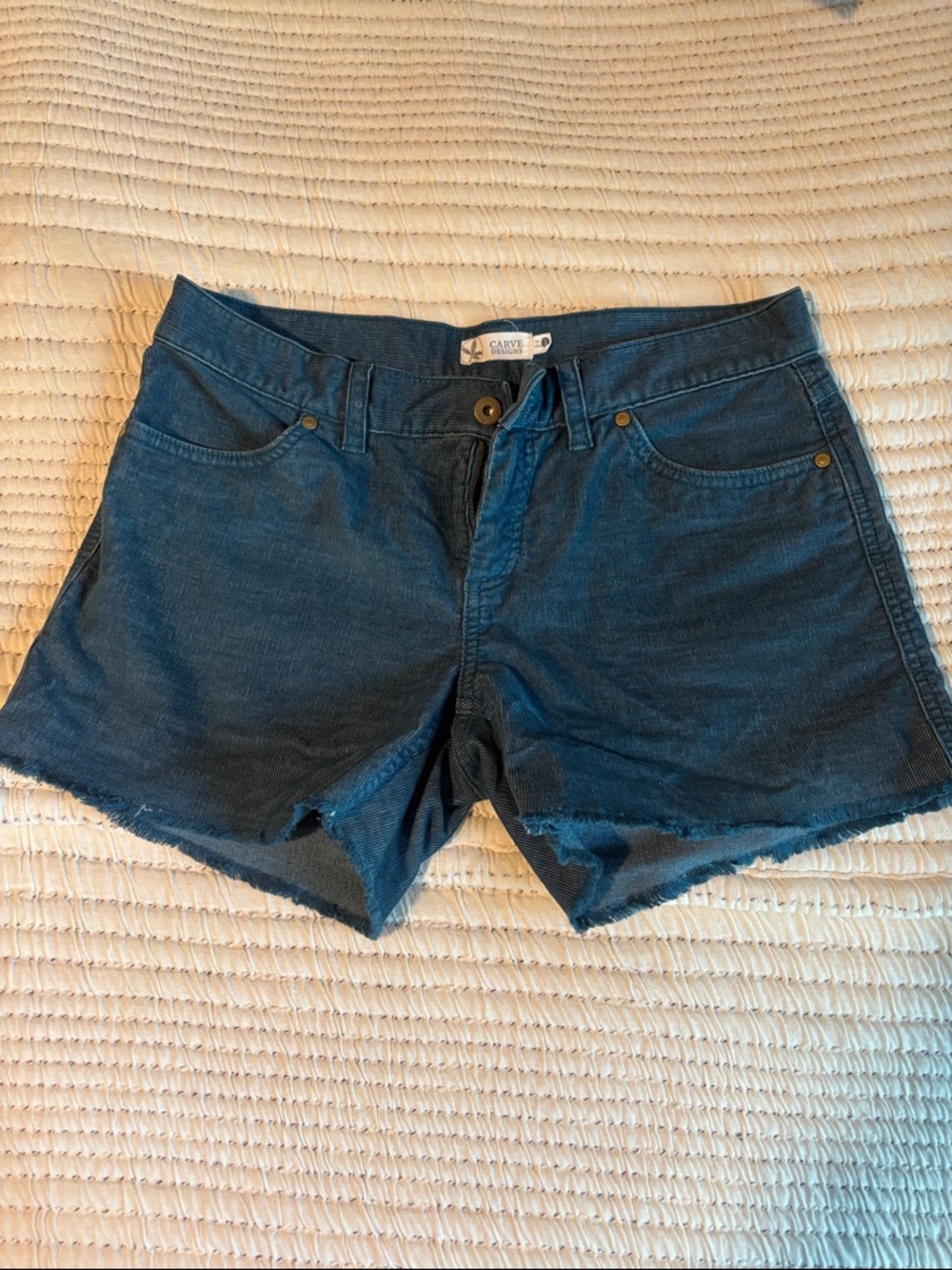 Carve Designs Women's dark blue corduroy short